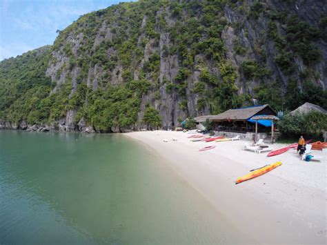 halong bay backpackers